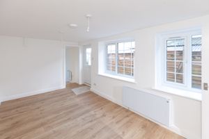 Sitting Room- click for photo gallery